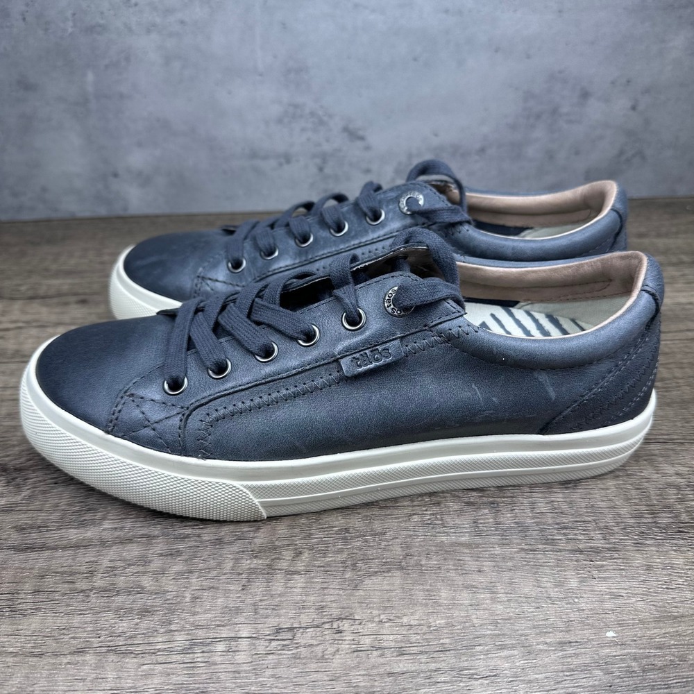 Taos~Women's~Plim Soul Lux Gray Leather Sneakers~Size 8.5
